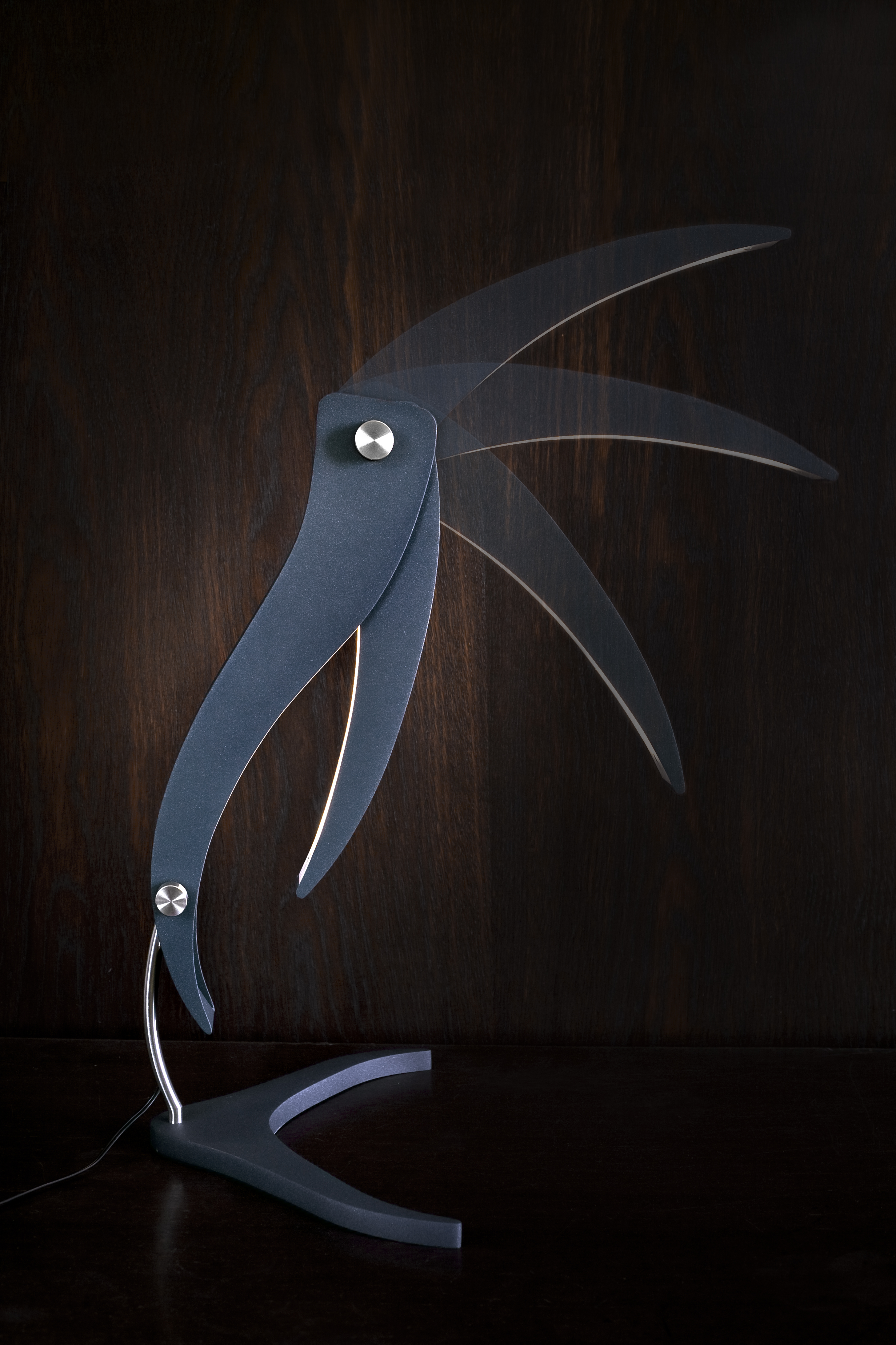 Lampa Big Bird_Design Eliska Dudova_2011_foto Filip Gyore_vyroba Kovo Blecha_01